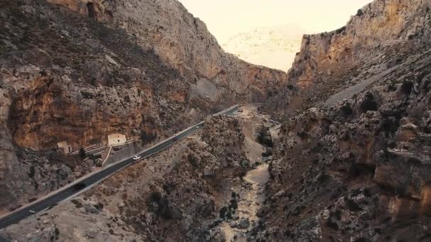 希腊Kourtaliotis峡谷裂隙的美丽的高角景观 与众不同的自然 高质量的4K镜头 — 图库视频影像