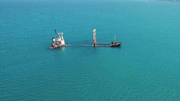 海运事件 凯萨莫斯湾Manassa Rose Shipwreck的航拍照片 沉船周围的绿松石海水 高质量的4K镜头 — 图库视频影像