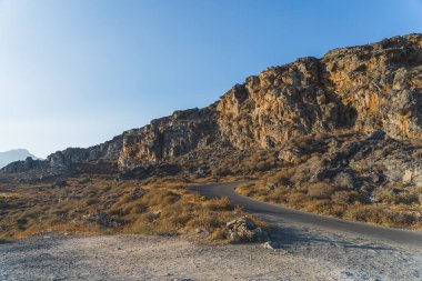 Calypso Korsan Ormanı yolu, Girit 'te güzel manzaralı ünlü turistik bir yer. Yüksek kalite fotoğraf