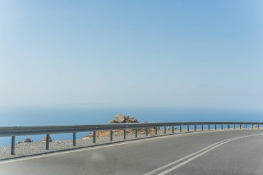 Girit 'in güney kıyısı, mavi ve kristal kadar berrak Akdeniz, dolambaçlı yollarda ilerlerken, çevremizdeki manzaraların panoramik görüntülerine maruz kaldık. Yüksek kalite fotoğraf