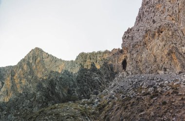 Kurtaliotika Vadisi 'ndeki keskin kayalara yakın çekim, büyük biyolojik ve ekolojik değer, Girit, Yunanistan. Yüksek kalite fotoğraf