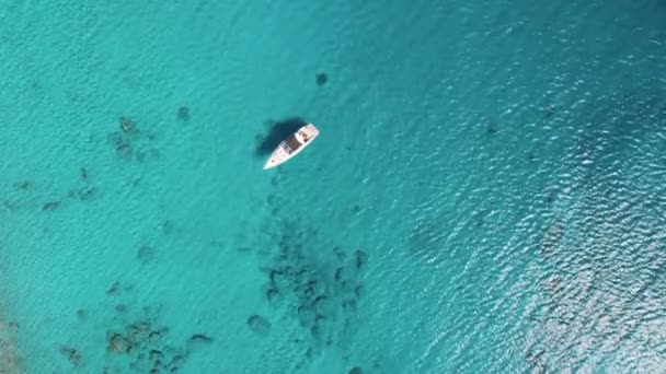 克里特岛海 克里特岛海 克里特岛海 从鸟类的视角来看 暑假期间的闲暇时间 清澈的绿松石海水 是的高质量的4K镜头 — 图库视频影像