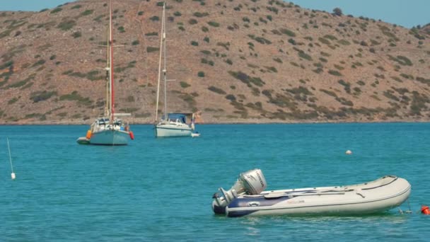 Barcos Barcos Agua Azul Dulce Agios Nikolaos Creta Grecia Imágenes — Vídeo de stock