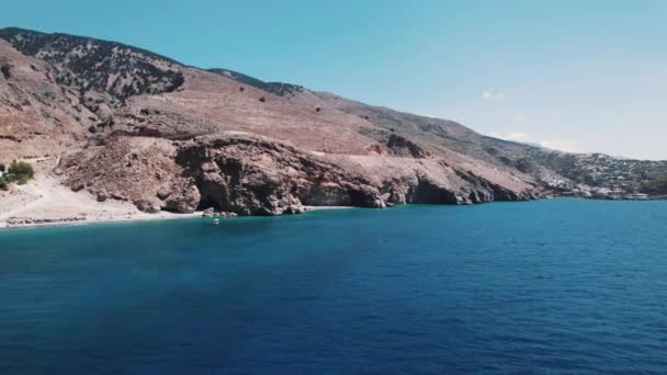 Pelabuhan Sfakia Yunani Dilihat Dari Perspektif Laut Pemandangan Udara Pantai — Stok Video