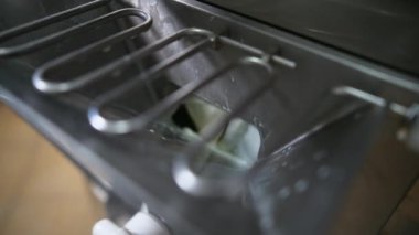 Dondurucunun yakın plan görüntüsü. Dondurucu. Yüksek kalite 4k görüntü