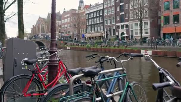 Biciclete Parcate Amsterdam Bicicletele Sunt Peste Tot Aici Parchează Lângă — Videoclip de stoc