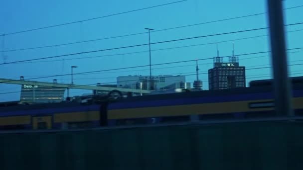 Krajobraz Miasta Wieczorem Widok Samochodu Drodze Wysokiej Jakości Materiał — Wideo stockowe