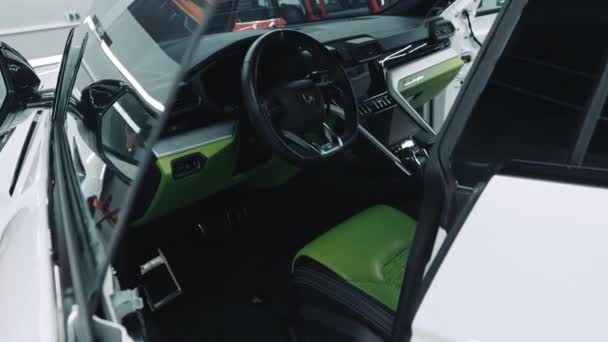 2024 波兰华沙 绿色兰博基尼内部 跑车的概念 高质量的4K镜头 — 图库视频影像