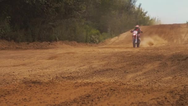 Motociclista Motociclista Ciclista Competição Moto Esporte Conceito Experiência Deserto Eletrificante — Vídeo de Stock