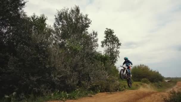 Pilota Motocross Azione Sulla Pista Fuoristrada Filmati Alta Qualità — Video Stock