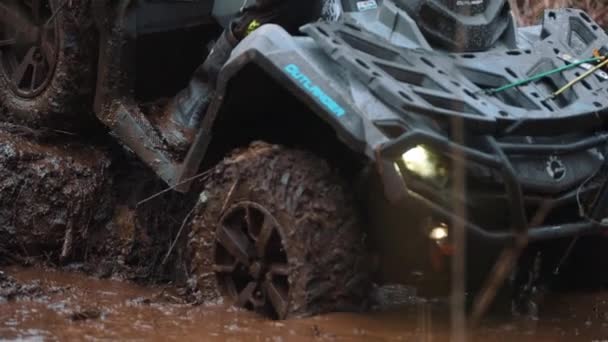 2024 Gora Kalwaria Poland Driving Throw Splashing Muddy Large Puddle — стоковое видео