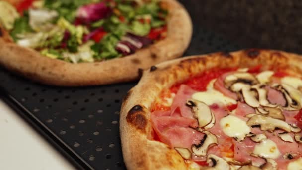 Set Pizza Diferite Pentru Meniu Masa Lemn Bucătăria Tradițională Italiană — Videoclip de stoc