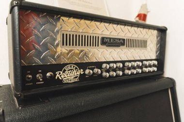 04.15.2024. Varşova, Polonya. Orta güç amplifikatör Mesa, kayıt stüdyosu konsepti. Yüksek kalite fotoğraf