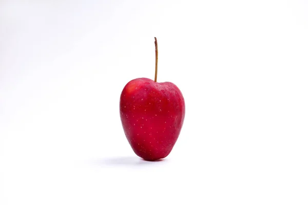 Μικρό Κόκκινο Φθινόπωρο Φράουλα Σχήμα Apple Λευκό Φόντο — Φωτογραφία Αρχείου