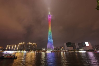 Haizhu Bölgesi, Guangzhou- 11 Kasım 2023 - Kanton Kulesi, resmi adıyla Guangzhou TV Astronomi ve Gezici Kulesi, 604 metre uzunluğunda çok amaçlı bir gözlem kulesidir.. 