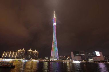 Haizhu Bölgesi, Guangzhou- 11 Kasım 2023 - Kanton Kulesi, resmi adıyla Guangzhou TV Astronomi ve Gezici Kulesi, 604 metre uzunluğunda çok amaçlı bir gözlem kulesidir.. 