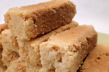 Geleneksel Hint Sütlü Kek Alwar Ka Mawa Kuru gevrek bisküvi 