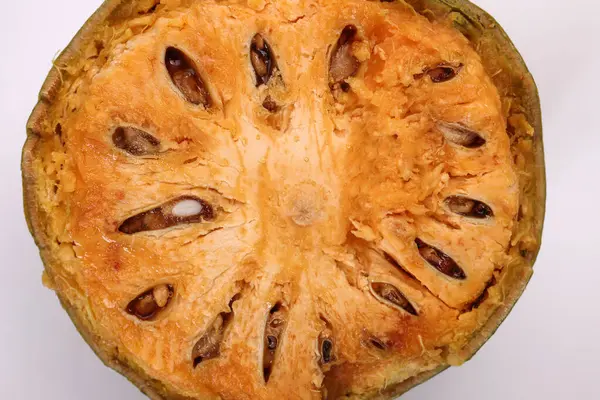 Güneydoğu Asa ahşap elma bael meyvesi Limonya asidissima sert kabuk yarısı et içinde meyve suyu malzemesi 