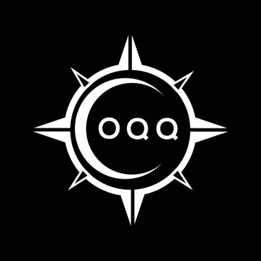 OQQ soyut teknoloji çemberi logo tasarımını siyah arkaplan üzerine kuruyor. OQQ yaratıcı harflerin baş harfleri logosu.