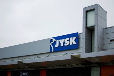 Poznan, Polonya - Aralık 2022: JYSK mağaza logosu işareti.