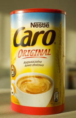 Tulce, Polonya - Şubat 2023: Nestle Caro mısır gevreği kahve paketi.