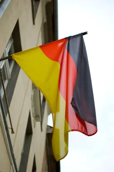 Zicht Duitse Vlag Tegen Huurder — Stockfoto