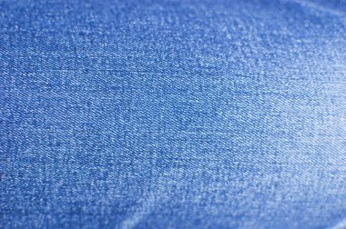 Soluk mavi kot pantolon ayrıntıları.