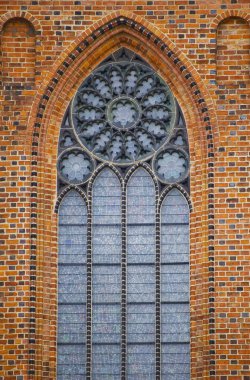 Rozetli Gotik katedral penceresi.