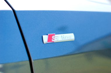 Ustka, Polonya - 6 Temmuz 2023: Audi S Line logosu.