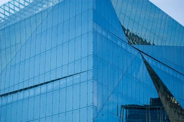 Berlin, Almanya - 13 Temmuz 2023: Küp Berlin ofis binasının görüntüsü.