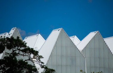 Szczecin, Polonya - 6 Ağustos 2022: Szczecin Filarmoni Stüdyosu Barozzi / Veiga Barcelona tarafından tasarlandı.