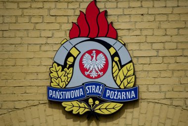 Szczecin, Polonya - 6 Ağustos 2022: Devlet İtfaiye Teşkilatı tabelası.