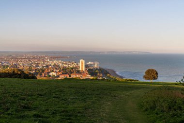 Beachy Head 'den Eastbourne' a akşam manzarası, Doğu Sussex, İngiltere, İngiltere