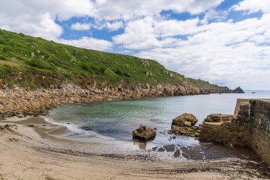 Kelt Deniz Kıyısı ve Lamorna Koyu Sahili 'ndeki uçurumlar, Cornwall, İngiltere, İngiltere