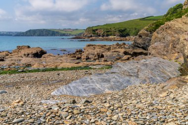 Sahili ve Trenarren, Cornwall, İngiltere yakınlarındaki uçurumları olan bir kanal.