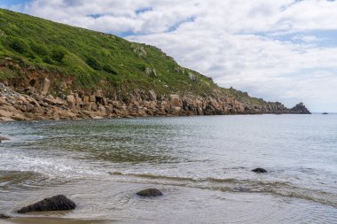 Kelt Deniz Kıyısı ve Lamorna Koyu Sahili 'ndeki uçurumlar, Cornwall, İngiltere, İngiltere