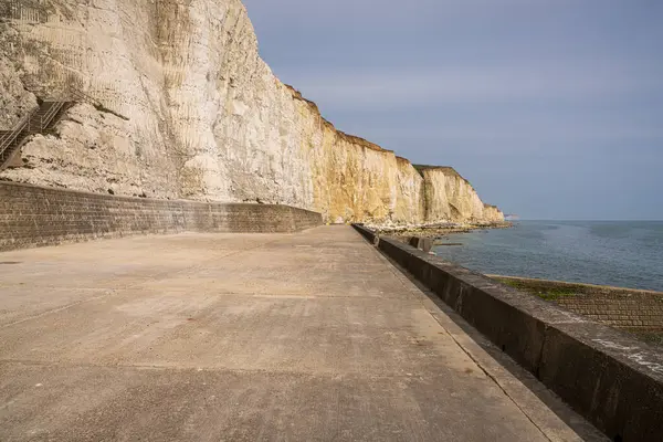 Undercliff yürüyüşü, Peacehaven, Doğu Sussex, İngiltere 'de bir patika.