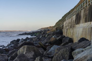 Sheringham sahilinde gel-git, Norfolk, İngiltere, İngiltere