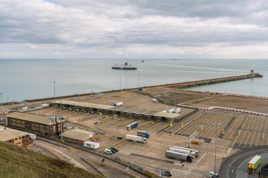 Dover, Kent, İngiltere, İngiltere - 19 Mart 2023: Dover Limanı 'nın görüntüsü