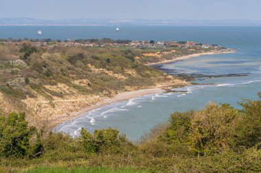 Akşamları İngiltere, Wight Adası 'ndaki Culver yakınlarındaki Kanal Sahili' nde.