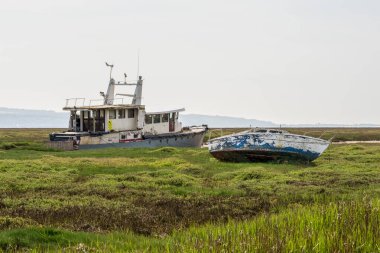 Heswall, Merseyside, İngiltere - 17 Mayıs 2023: Bataklıktaki gemi enkazı
