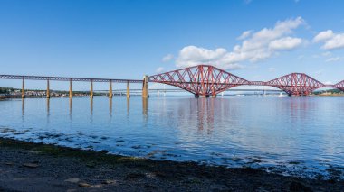 Dördüncü Köprü, Güney Queensferry 'den görüldü, Edinburgh, İskoçya, İngiltere