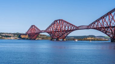 Güney Queensferry, Edinburgh, İskoçya, İngiltere - 12 Eylül 2023: Forth Bridge View