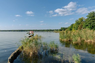 Almanya, Berlin 'de Mueggelsee kıyısında bir tabela