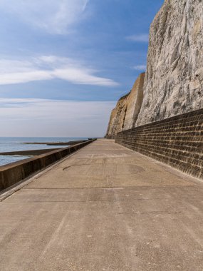 Undercliff yürüyüşü, Peacehaven, Doğu Sussex, İngiltere 'de bir patika.