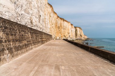 Undercliff yürüyüşü, Peacehaven, Doğu Sussex, İngiltere 'de bir patika.