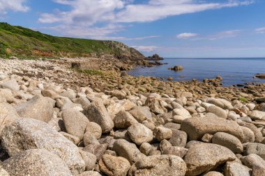 Kelt Deniz Kıyısı ve St Loy Koyu 'ndaki uçurumlar, Cornwall, İngiltere, İngiltere