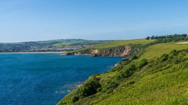 Polkerris ve Menabilly, Cornwall, İngiltere, İngiltere arasındaki kanal kıyıları ve uçurumlar