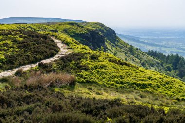 Great Broughton, North Yorkshire, İngiltere yakınlarındaki Wainstone 'a yürüyüş yolu.