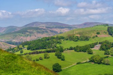 Castell Dinas Bran yakınlarındaki manzara, Llangollen yakınlarındaki Denbighshire, Clwyd, Wales, İngiltere